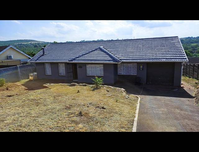 3 BEDROOM HOUSE FOR SALE IN BISLEY